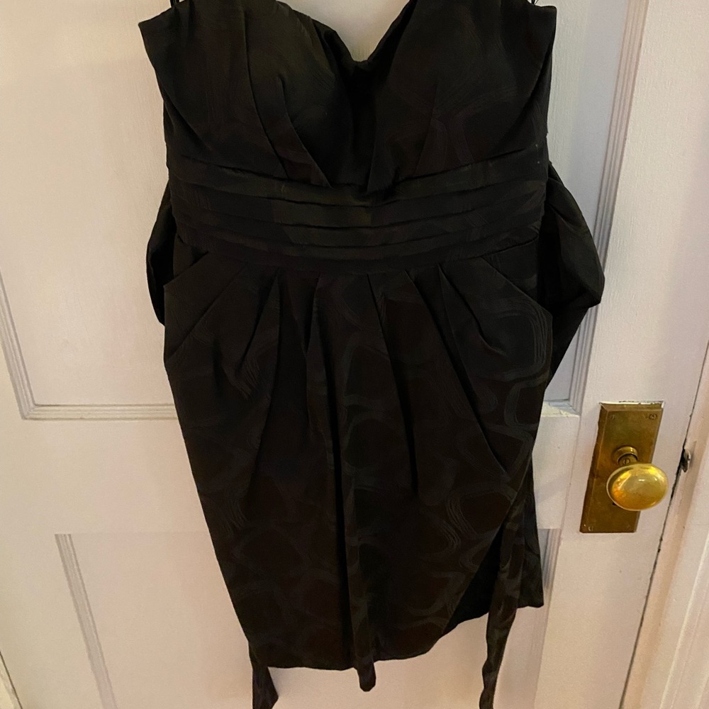Strapless little cute black dress!